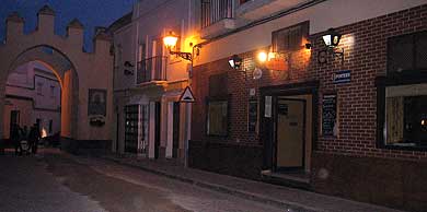 Fachada del Pub Los Arcos